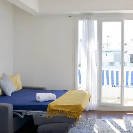 Bright With Sea View Apartment